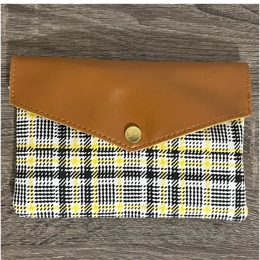Ipsy September 2021 Plaid Makeup Bag